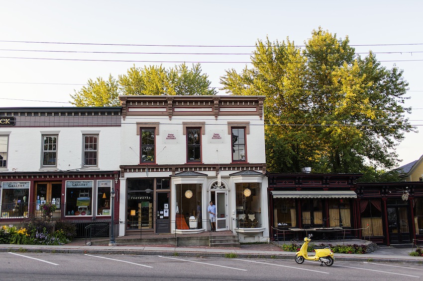 rackk and ruin VERGENNES LAUNDRY