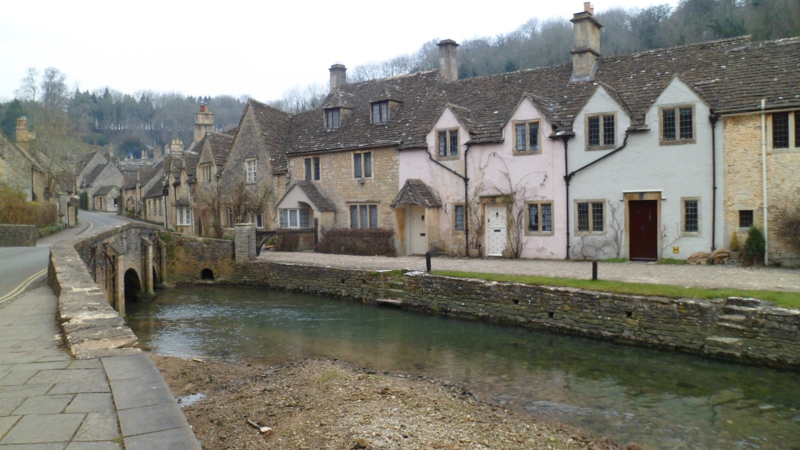 THE MOST BEAUTIFUL ENGLISH VILLAGES PICTURES STUNNING ENGLISH COUNTRY TOWNS IMAGES castle combe bridge - THE MOST BEAUTIFUL ENGLISH VILLAGES PICTURES STUNNING ENGLISH COUNTRY TOWNS IMAGES