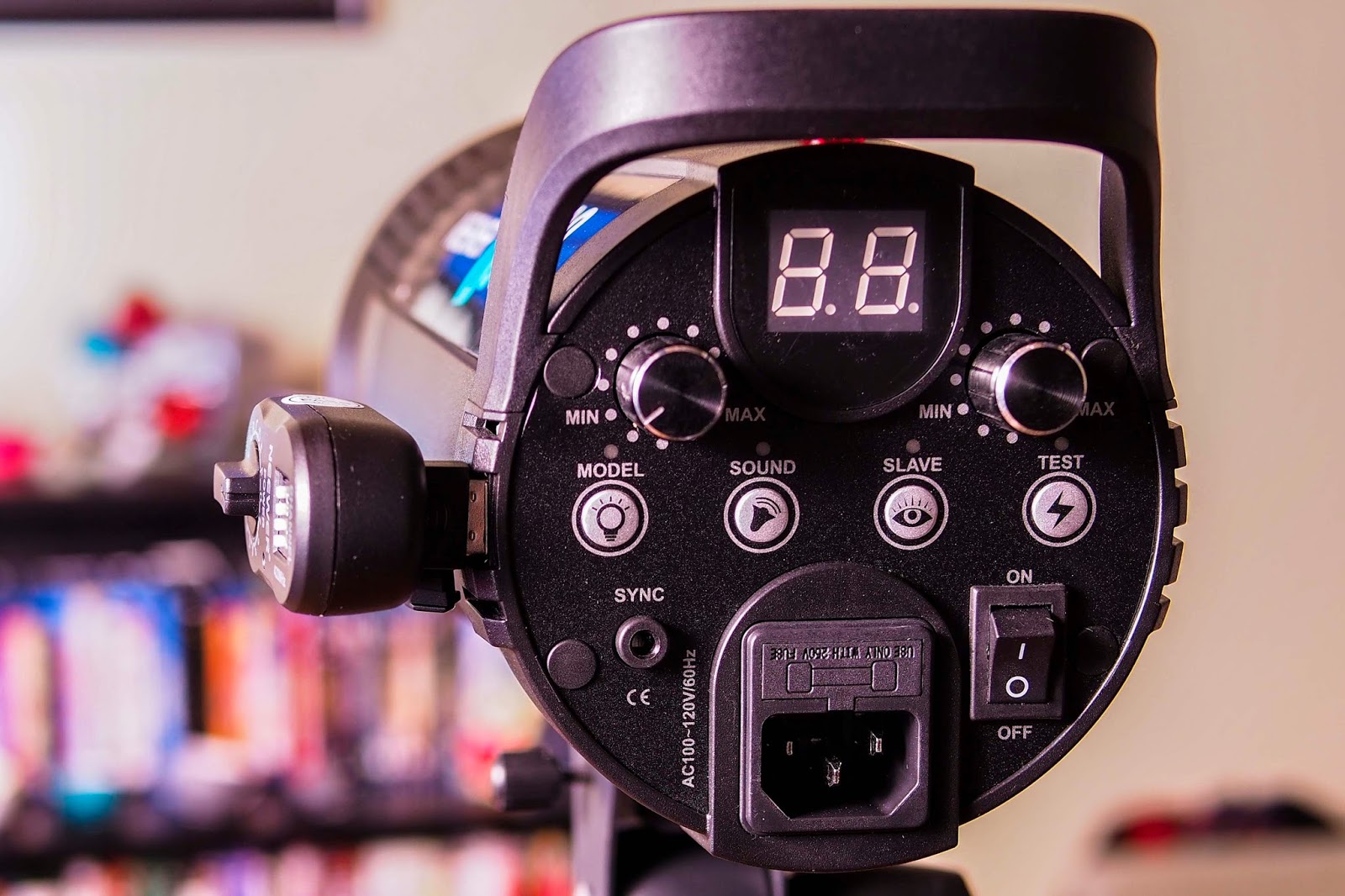 13th Floor Photography: Godox DE300 / Neewer DS300 Monolight Review