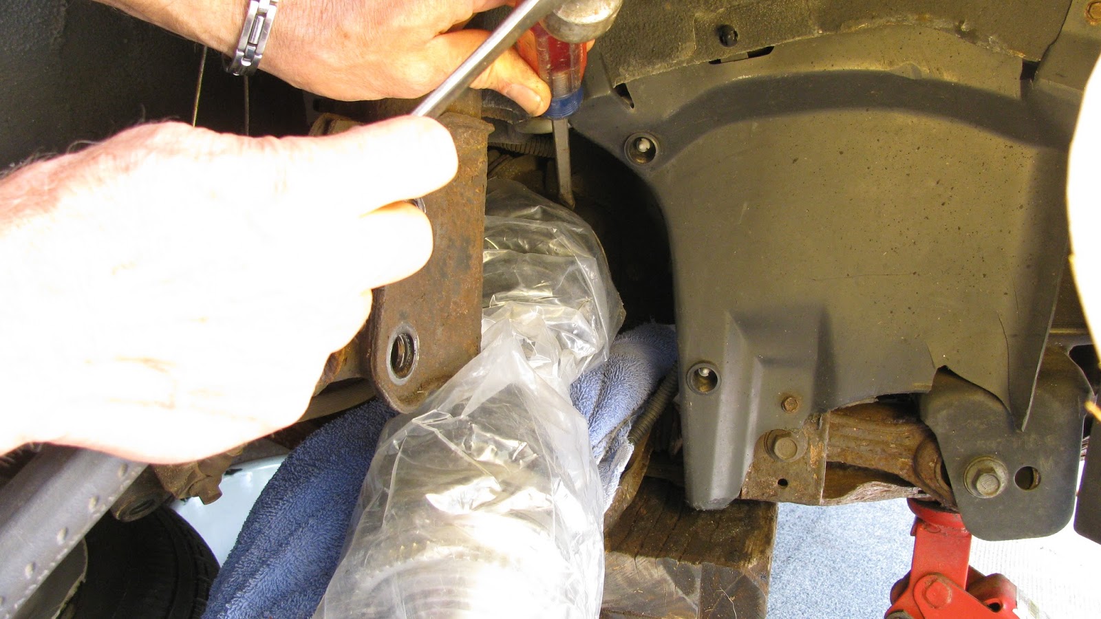 The Original Mechanic How to replace the right CV axle on a GM 1997