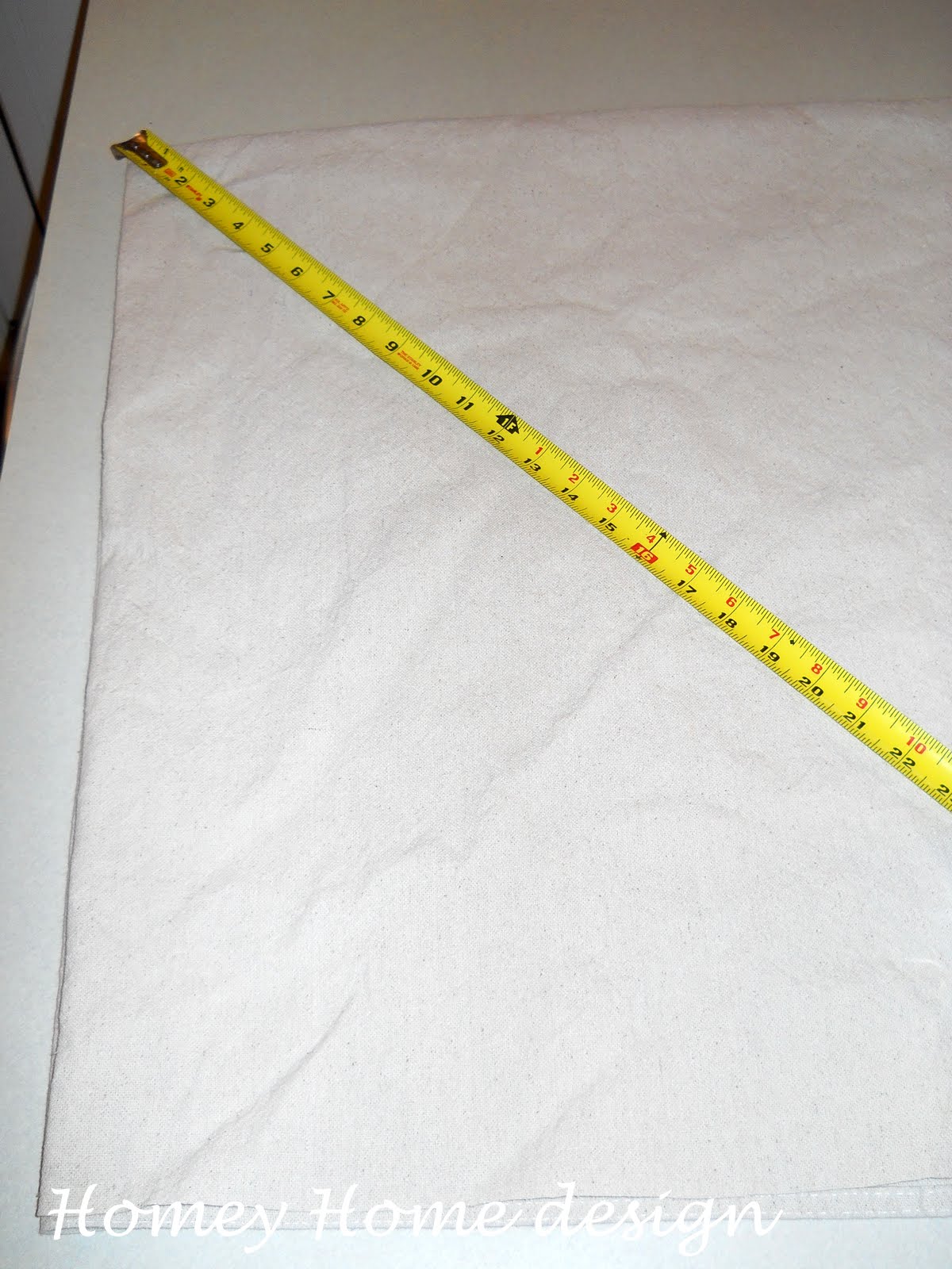 homey home design Christmas Tree Skirt Tutorial