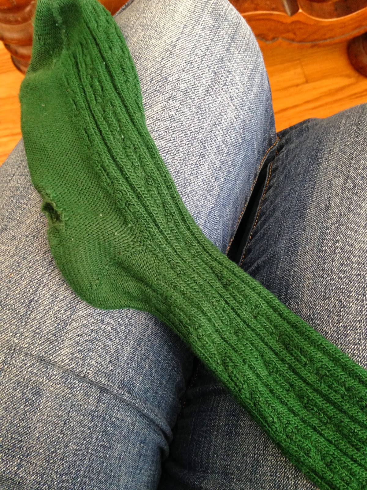 Printcess Turn Socks into Fingerless Gloves