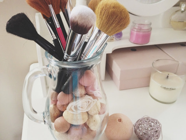 DIY, DIY Makeup Brush Holder, Do It Yourself, beauty, storage