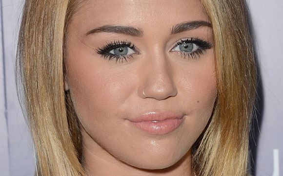 LOOK DO DIA: Maquiagem da Miley Curus para usar na NOCAPRICHO.