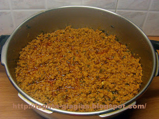 Τα φαγητά της γιαγιάς - Πίτσα με κιμά Τα φαγητά της γιαγιάς - Πίτσα με κιμά