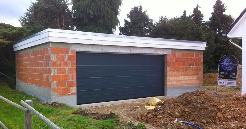 Mein Baublog: Garagentore und Bodentreppe