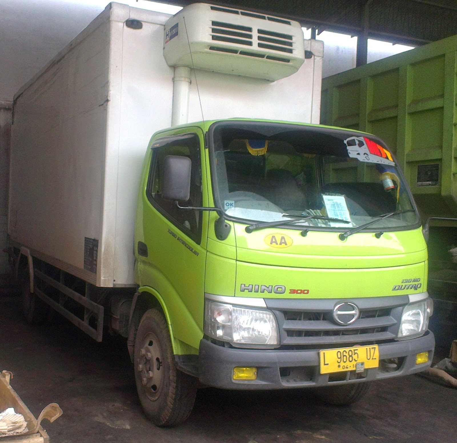 Hino Dutro Box Surabaya truck box pendingin freezer hino dutro surabaya harga Hino Dutro Box Surabaya truck box pendingin freezer hino dutro surabaya harga