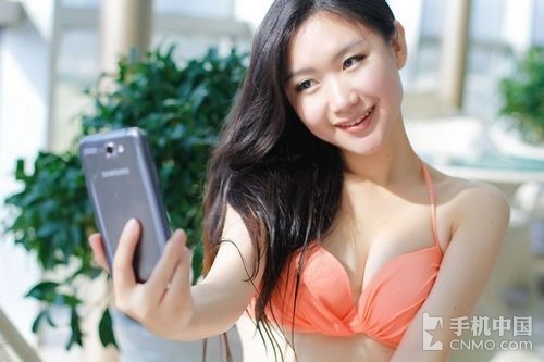 Chùm ảnh hot girl nóng bỏng bên Samsung Galaxy Note II. Chuyên mục Người đẹp và công nghệ