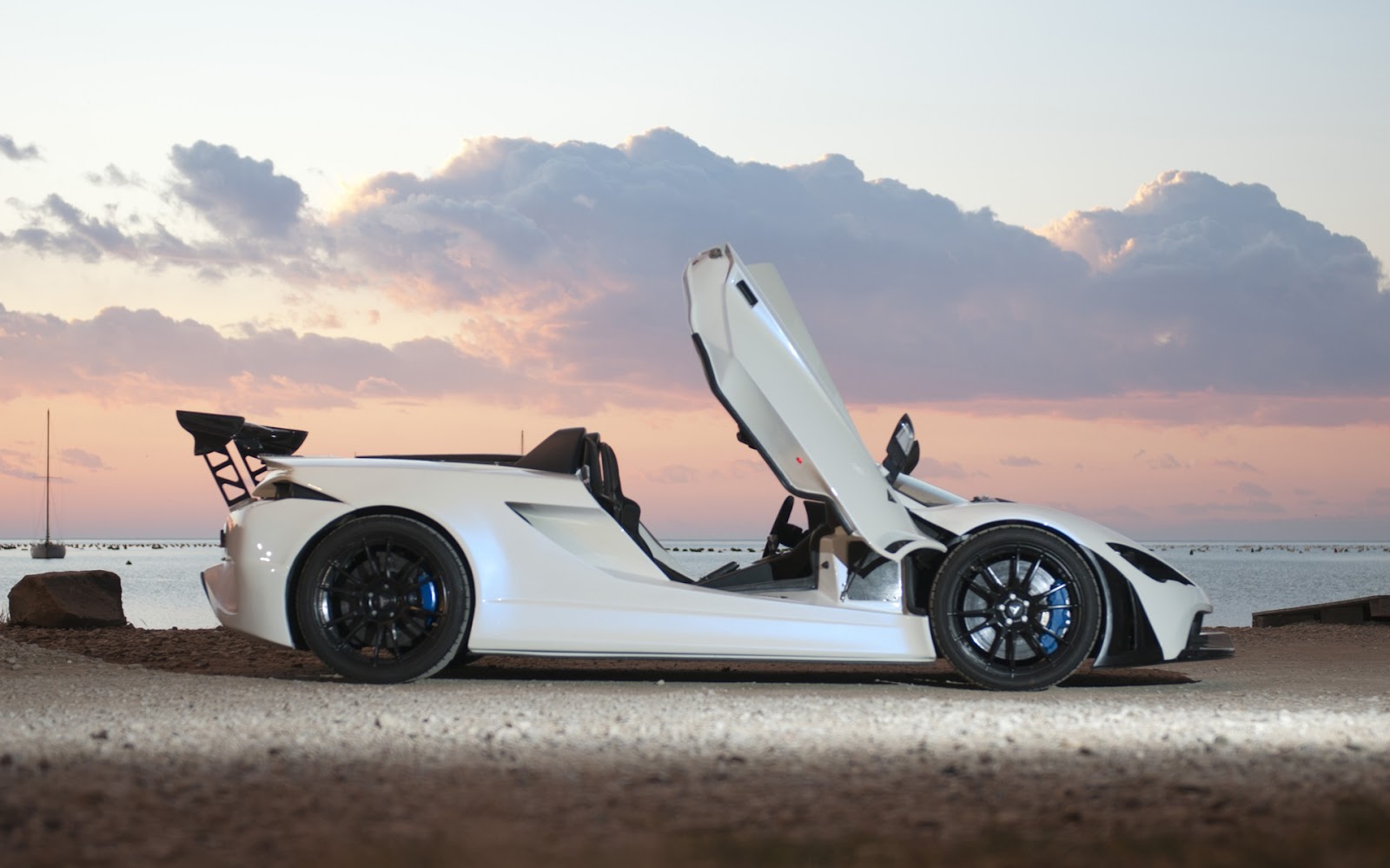 http://3.bp.blogspot.com/-dfFSycVfDG0/UDz0uyx0aRI/AAAAAAAAFu4/D6LCGca6HoE/s1600/Tushek+Renovatio+T500+car+wallpapers+%2817%29.jpg