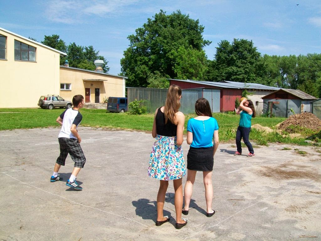 Building Bridges Using the Five Senses Polish kids' traditional games