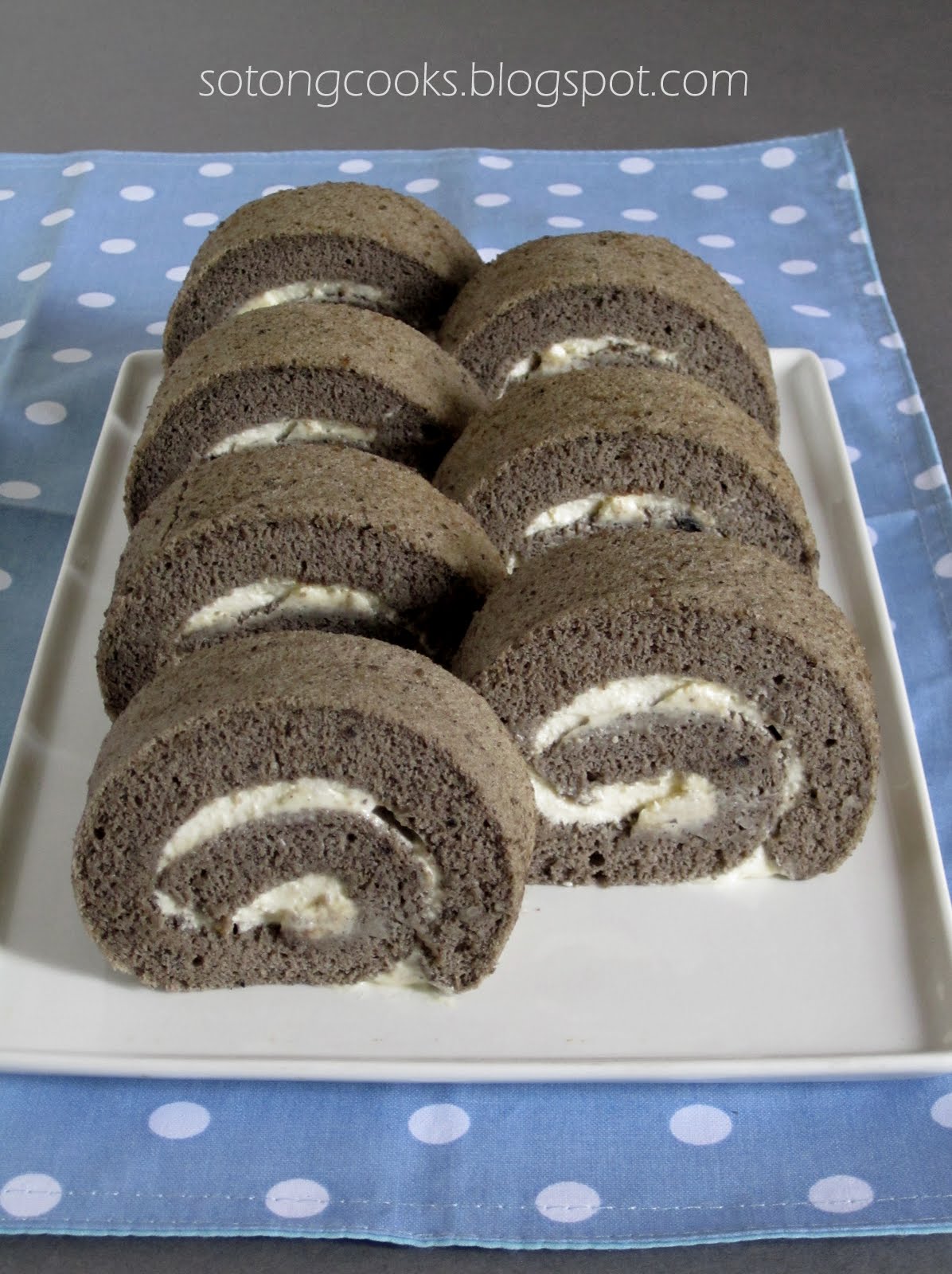 Black Sesame Roll