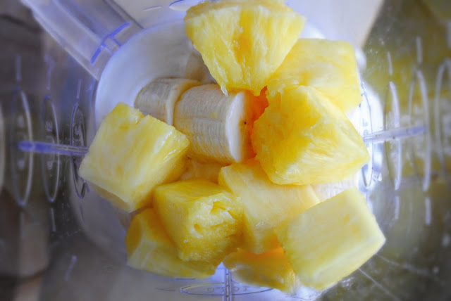 Pineapple Mango Smoothie l SimplyScratch.com
