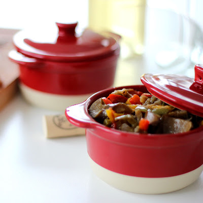 Aubergines & Poivrons Mijotés au Vin Blanc 2 Illustration 2 aubergines et poivrons mijotés au vin blanc