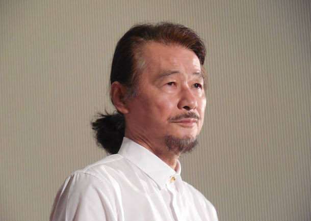 前民進黨主席施明德在臉書貼文【一寸自由一寸血】,意有所指的批評台灣政治領袖的歷史態度,儘是為自己的政治利益在發言。暗批前總統馬英九。 前民進黨主席施明德在臉書貼文【一寸自由一寸血】,意有所指的批評台灣政治領袖的歷史態度,儘是為自己的政治利益在發言。暗批前總統馬英九。
