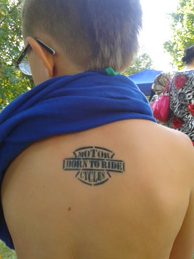 Airbrush Tattoo auf dem Rücken
