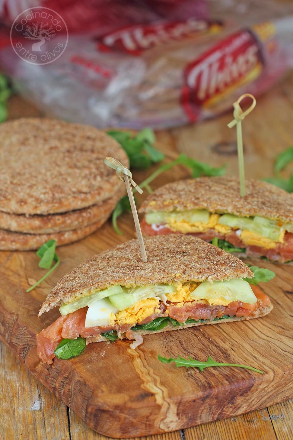 Sándwich Thins de salmón ahumado. Receta paso a paso. Cocinando Entre