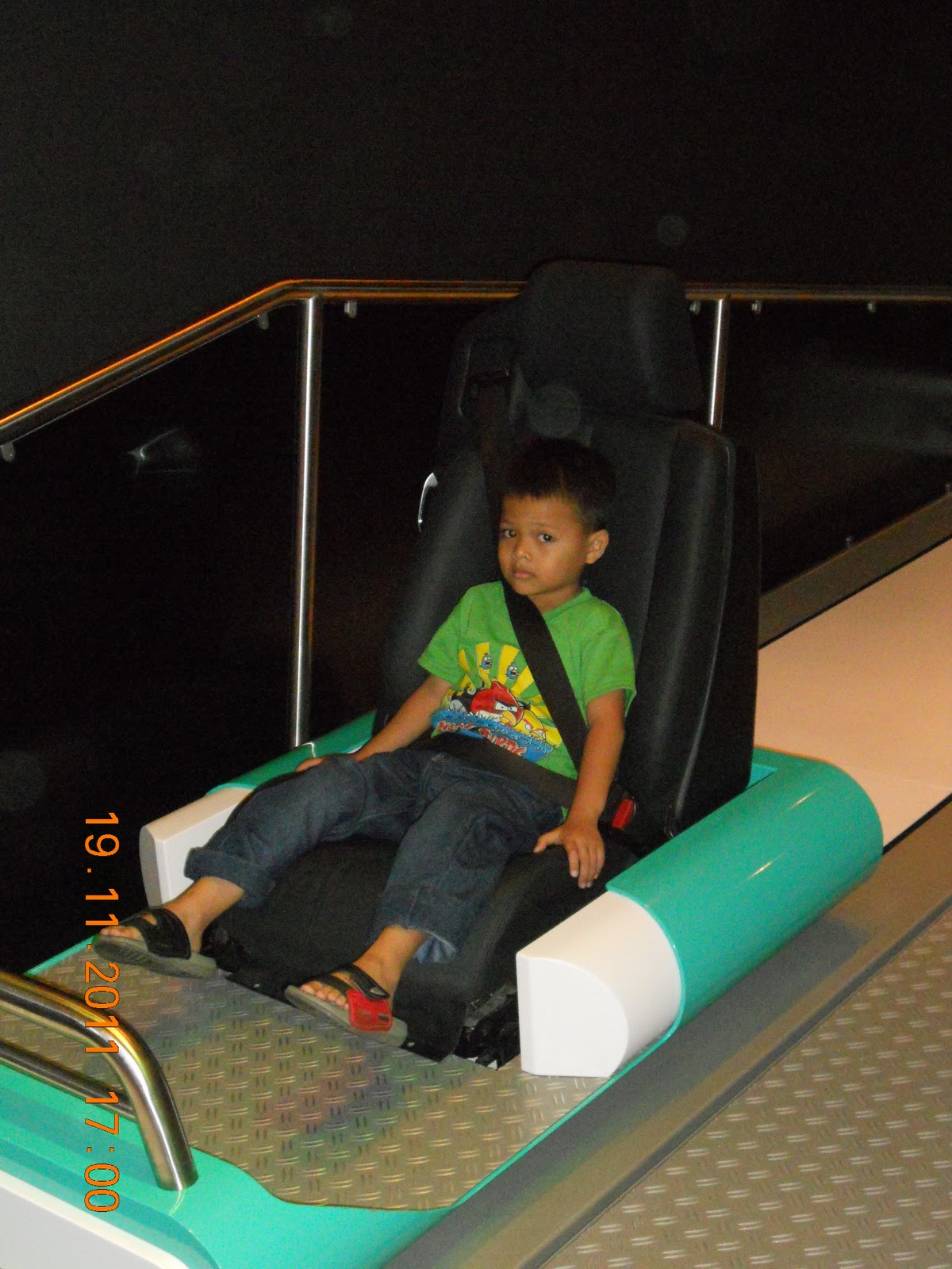 SiaPaLaH aKu: aiman & aina - 2nd wik (klcc petrosains)