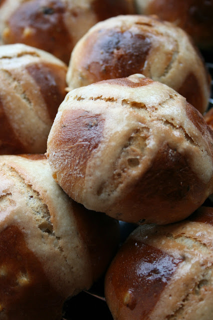 Hot cross buns