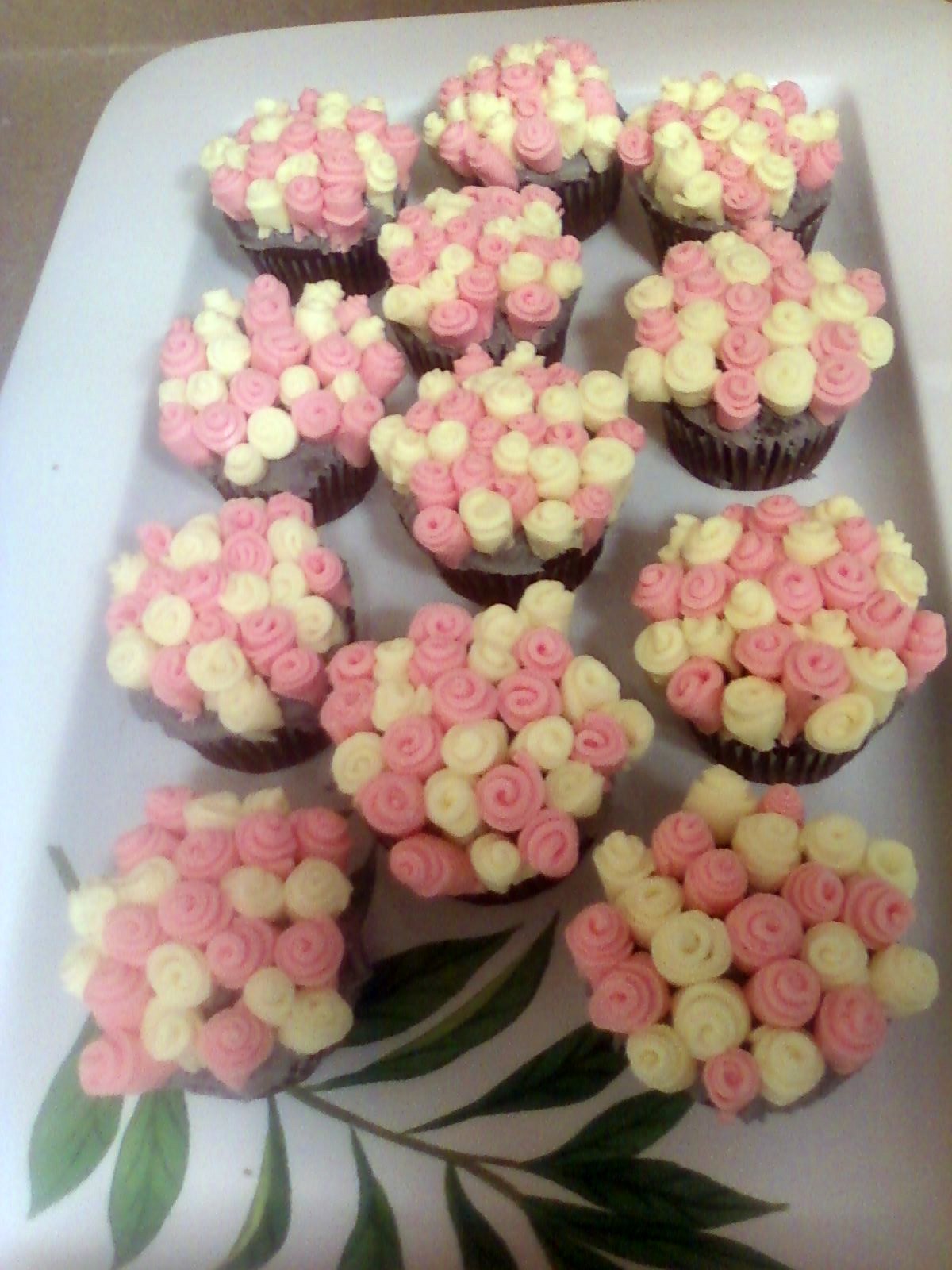 A Happy Hanvey Home: Mother's Day Cupcakes