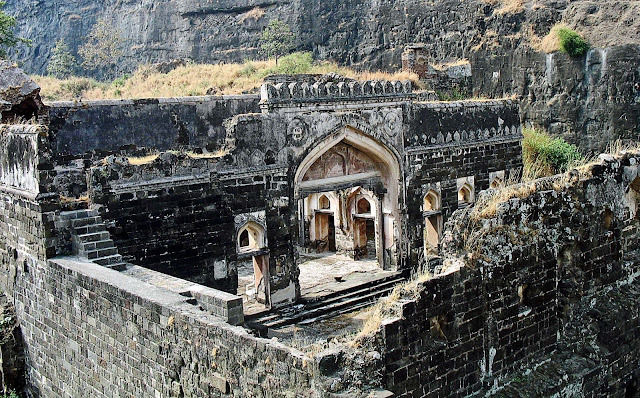 ruins of daulatabad fort