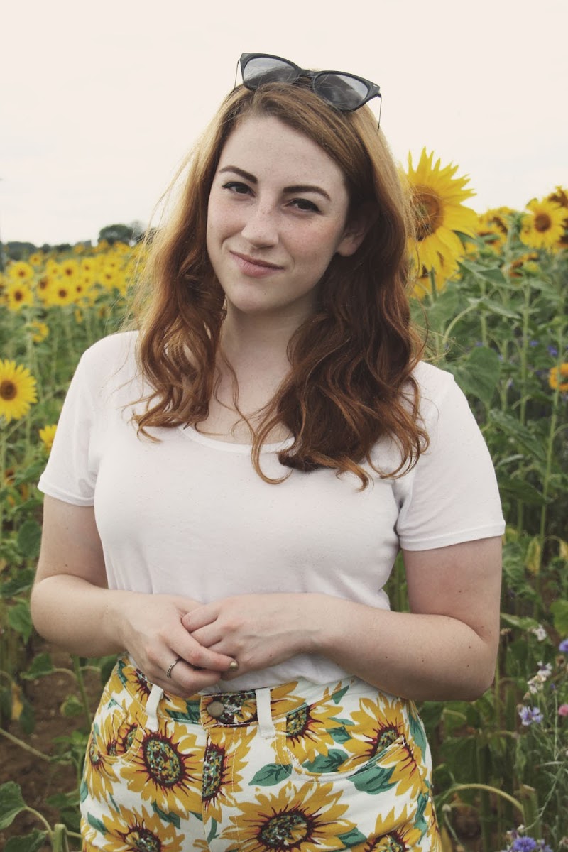 it's cohen - uk style blog: wiwt, american apparel sunflower shorts, festival fashion, summer outfit ideas