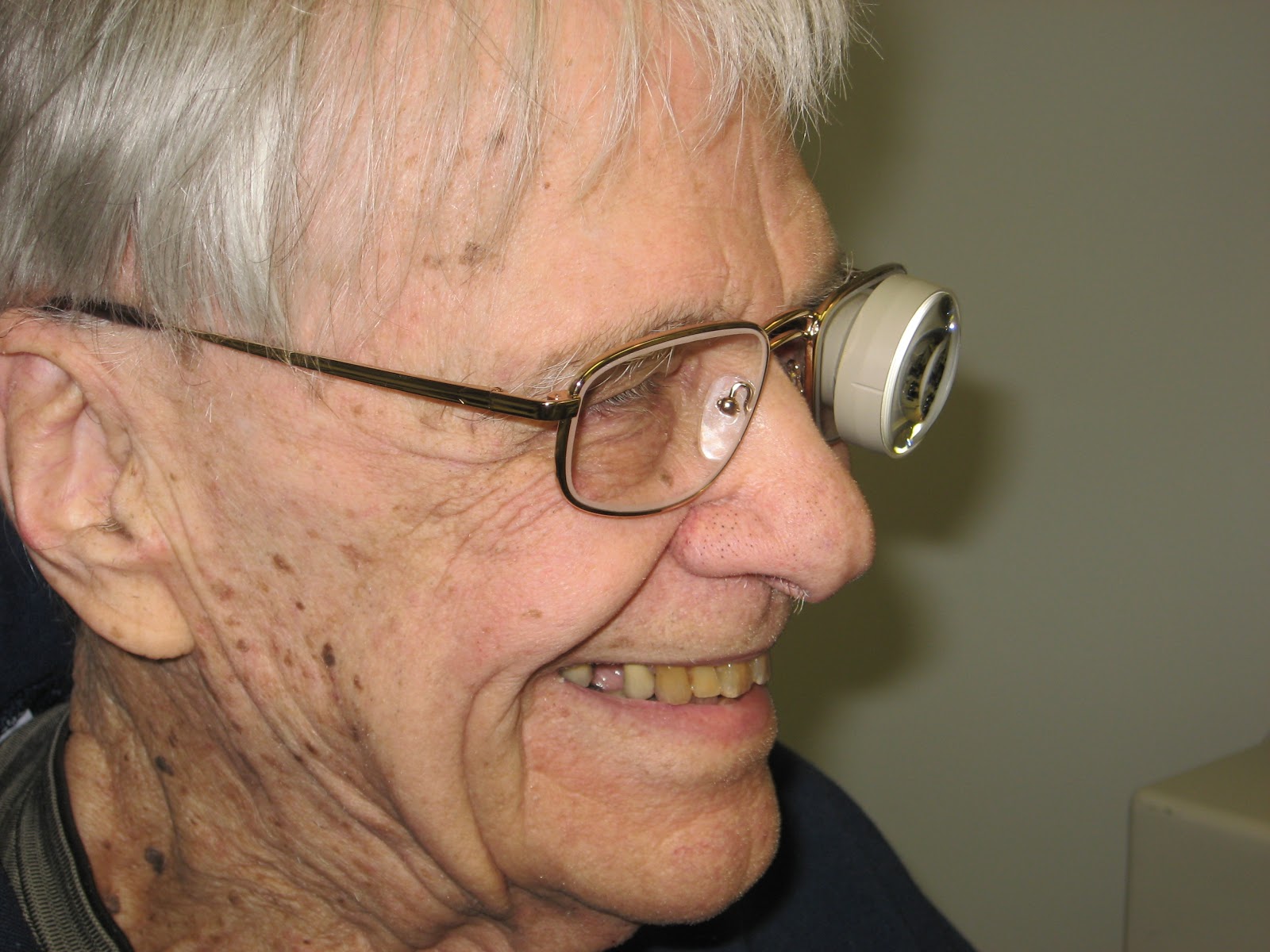 Low Vision Eyeglasses Connecticut Macular