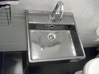 VeroMetal - Beschichtung mit Echtmetall: Einfacher Waschtisch wird