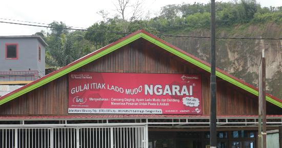 Kuliner Bangsakoe Gulai Itiak Lado Mudo Ngarai Bukittinggi Gulai Bebek Yang Disukai Turis Mancanegara