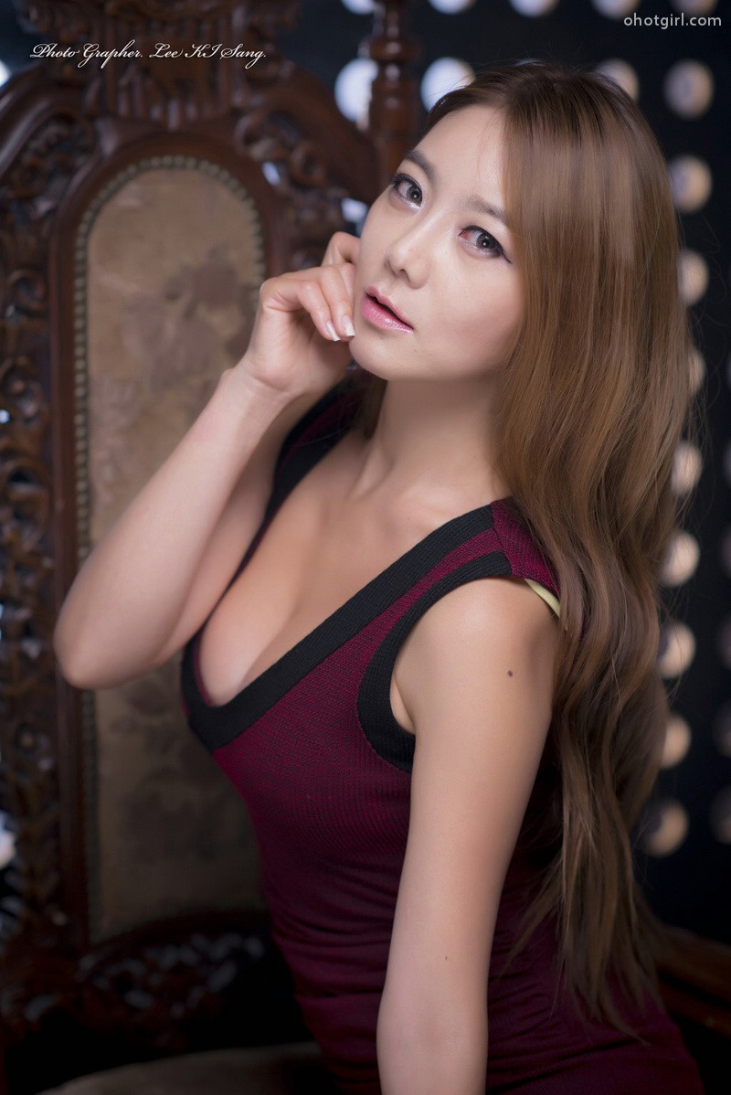 Jo Ye Jin - Maroon Mini Dress