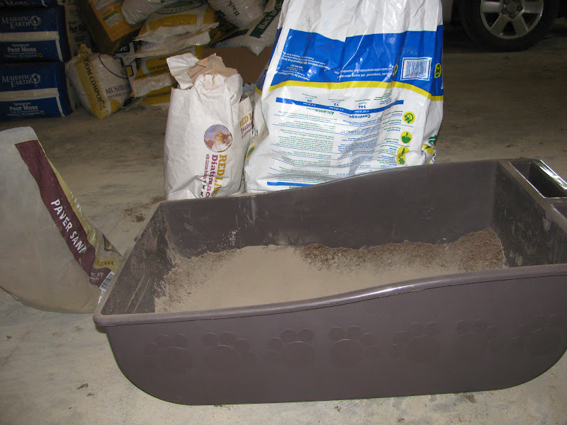 The Harried Homemaker Preps How to Make an Easy Dust Box for Chickens