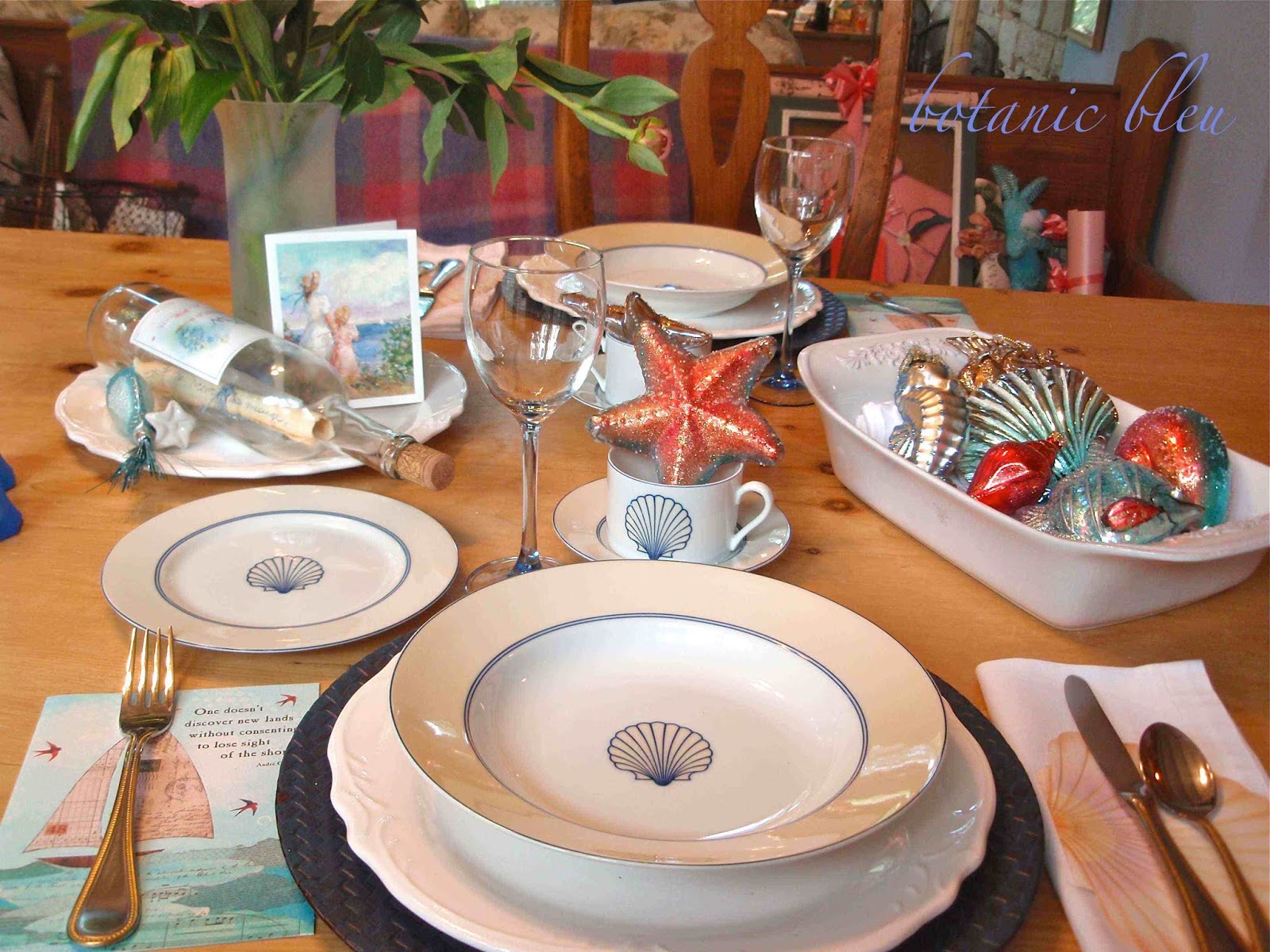 Botanic Bleu Seashell Table