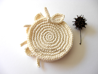 Crochet Coasters Vanilla Apples