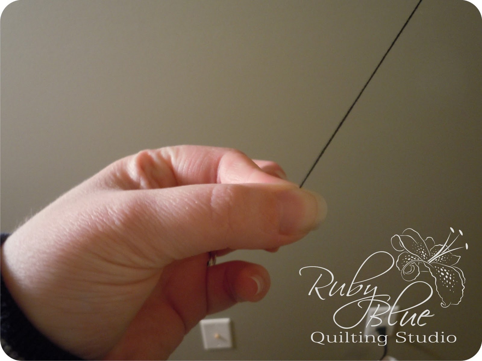 Ruby Blue Quilting Studio Back to Basics Quilter's Knot (Righthanded)