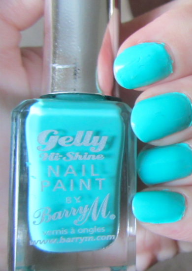 A picture of Gelly nail varnish in Greenberry applied to nails