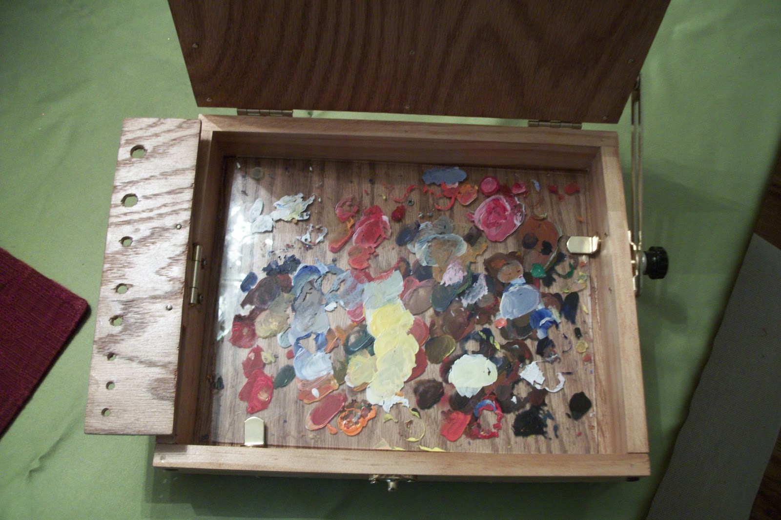 DIY pochade box for plein air painting. (This box is easy to make at home -  full instructions!) 