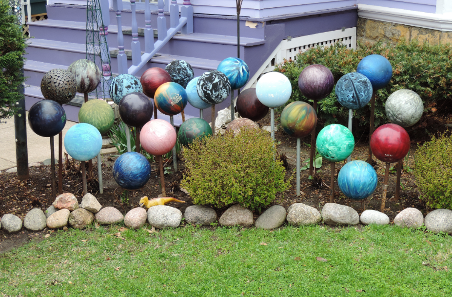 Retiring Guy's Digest Searching for Kitsch Bowling Balls as Yard Art