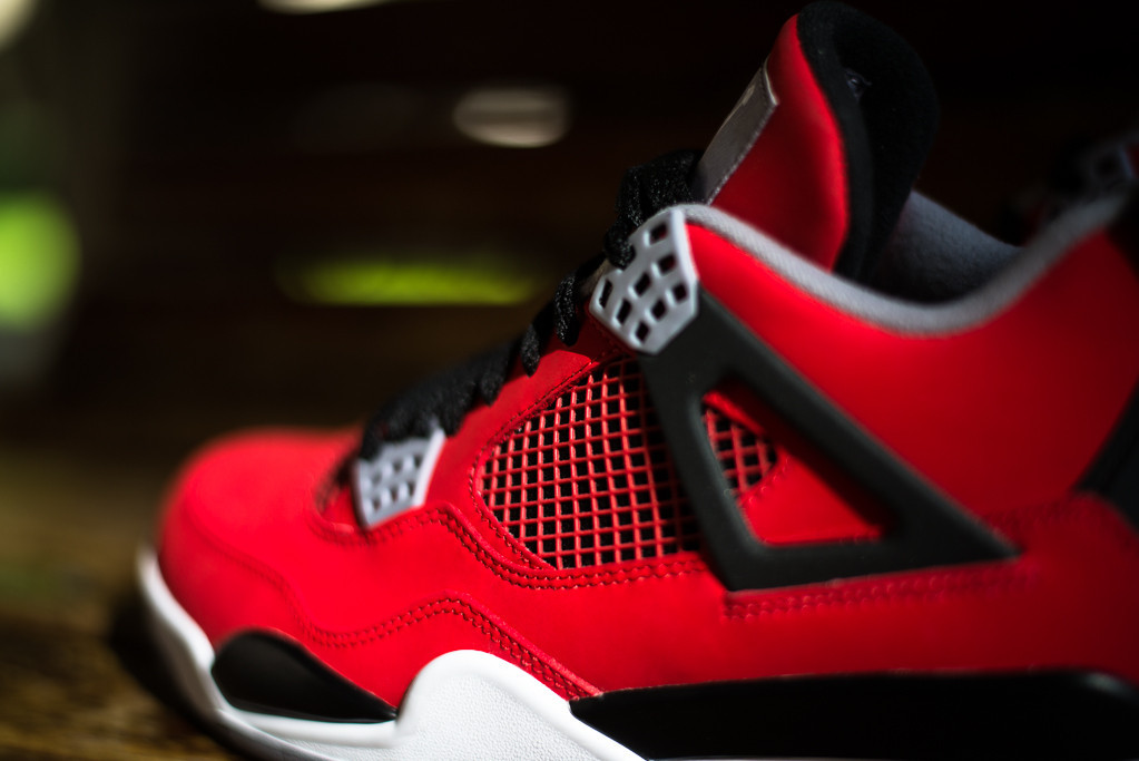 toro bravo 4s on feet