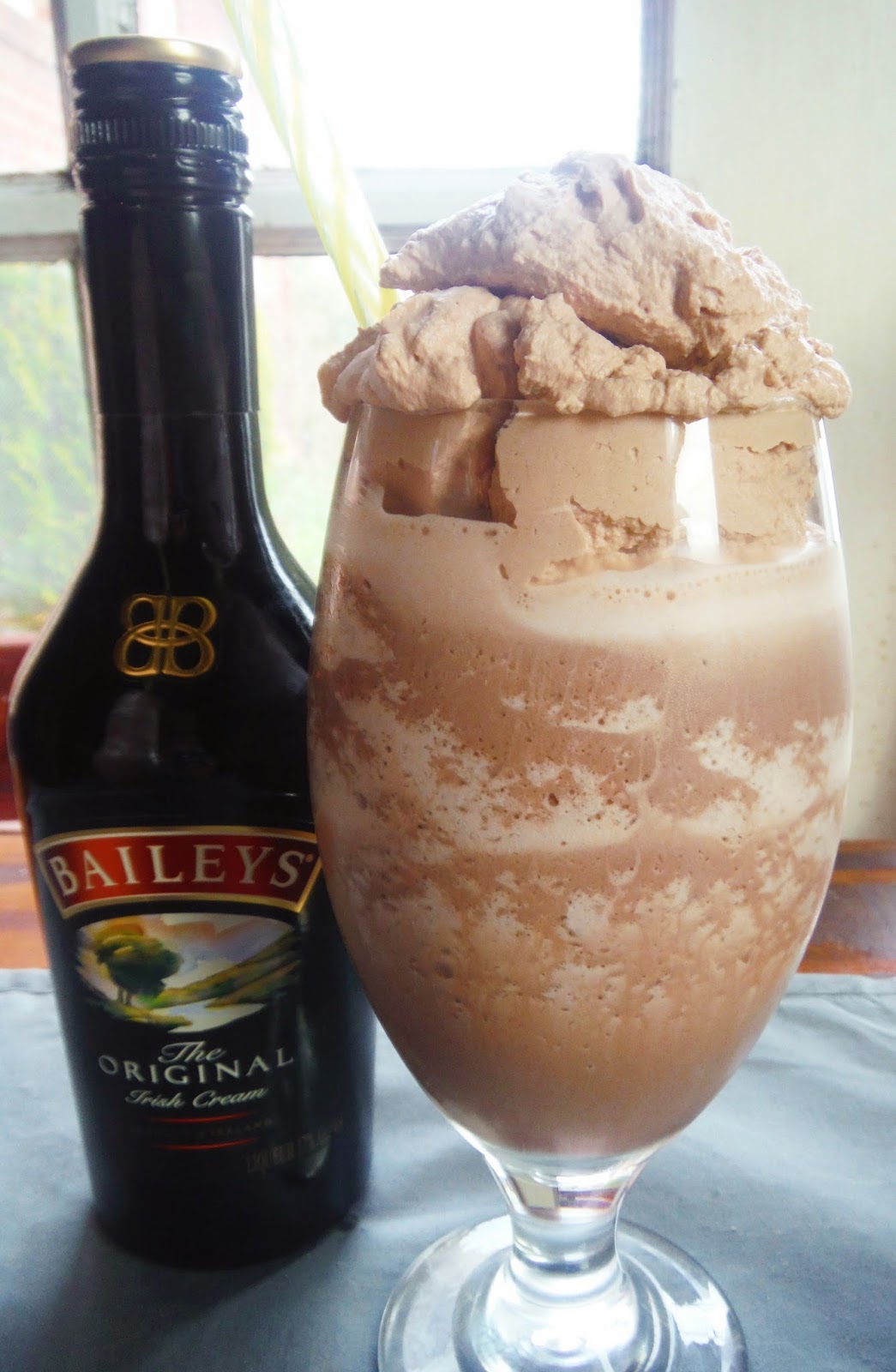 King's: Frozen Bailey's Irish Cream Hot Chocolate with Chocolate