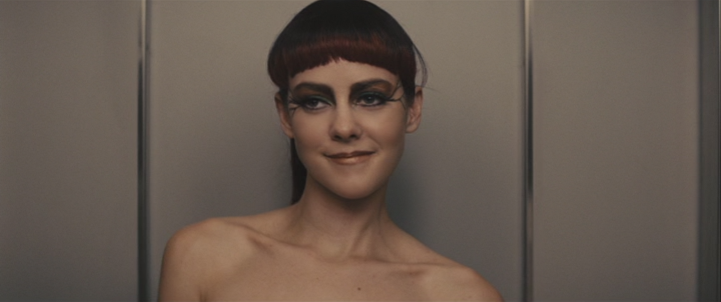Catching Fires Jena Malone nearly naked in The Shoe 