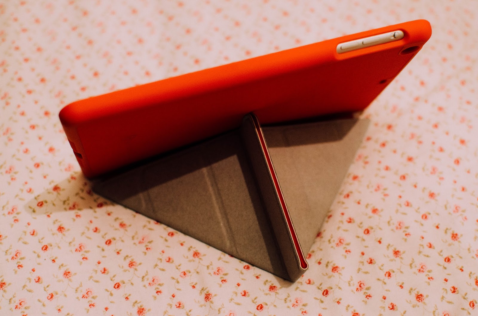 Pipetto Origami Luxe iPad Case Being Ashleigh