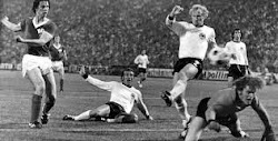 1974 GERMANIA OVEST-GERMANIA EST 0-1, IL GOL CHE FECE SCRICCHIOLARE IL MURO