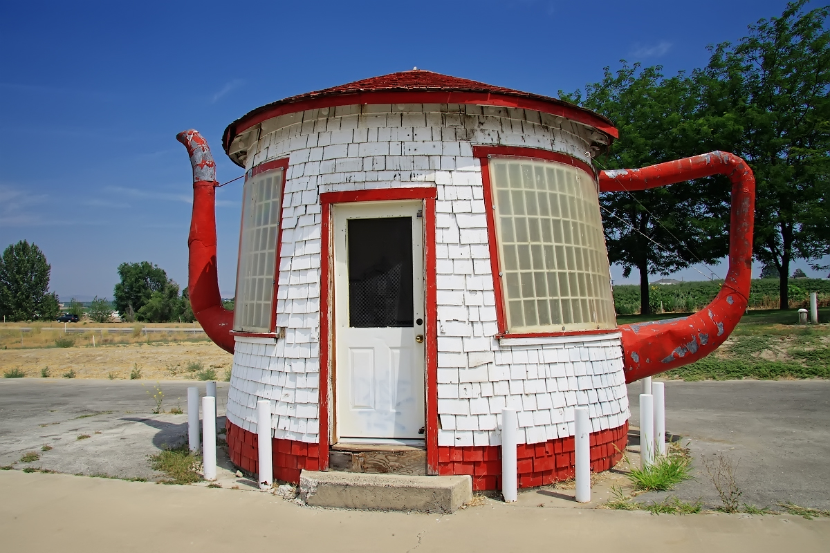 Loving Washington State Teapot Dome Service Station in Zillah, WA