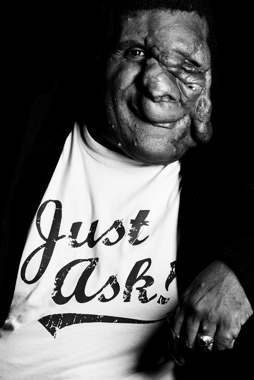 http://3.bp.blogspot.com/-e3E62Pkg-mQ/Tz8oz781hII/AAAAAAAAf4Q/JpbNTjmb9jU/s1600/Greg+Gorman+reggie_o4d8694-copy.jpeg