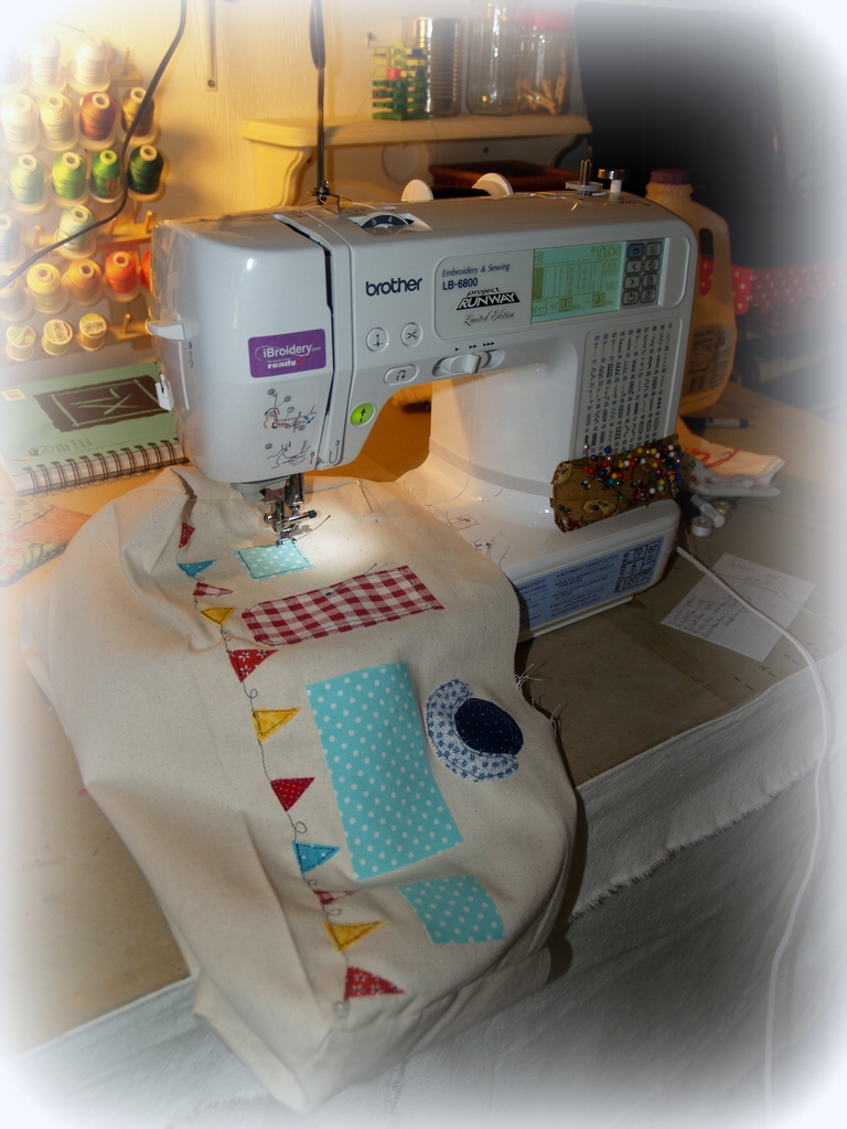 Crafty Home Cottage Little Vintage Trailer Toaster Cover