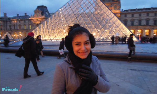 Bárbara Urias - Museu do Louvre - Paris - França Bárbara Urias - Museu do Louvre - Paris - França