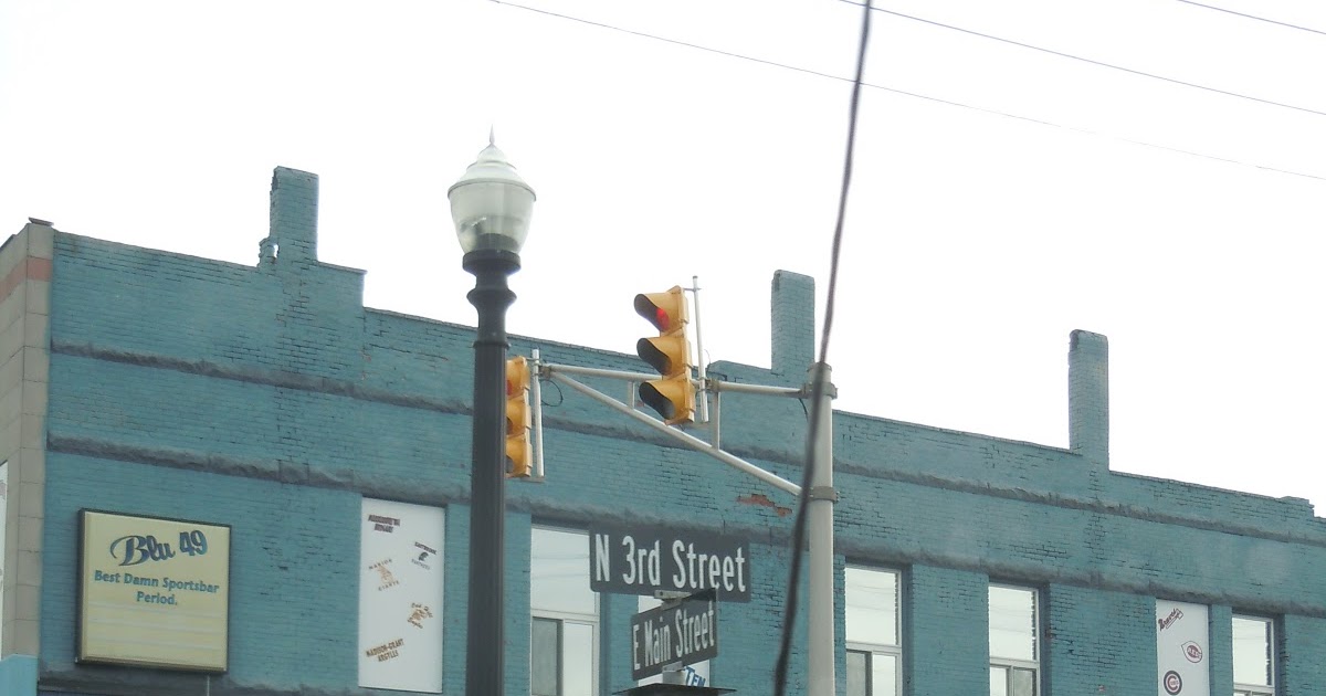 "La vie en...INDIANA!" (Life in Indiana.) Gas City Flea Market