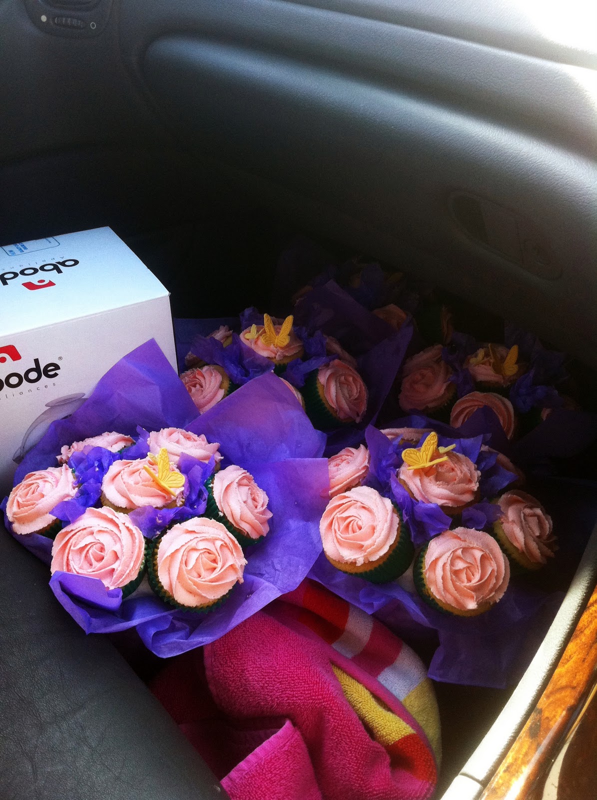 top the cupcake The secret to making a cupcake bouquet