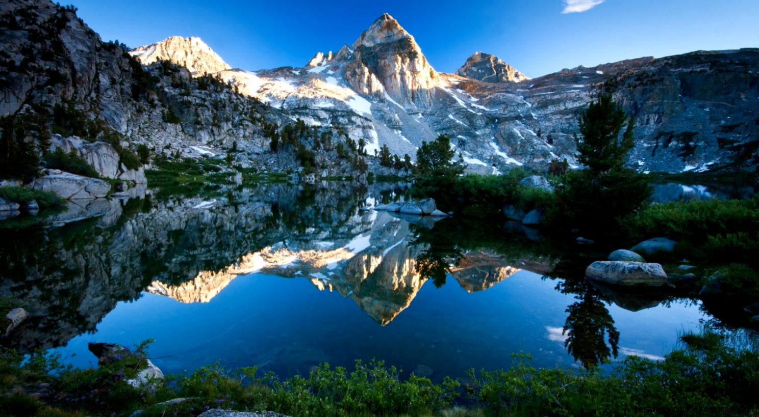 1600x900 Mountain lake scenery Wallpaper 1600x900 Mountain lake scenery Wallpaper