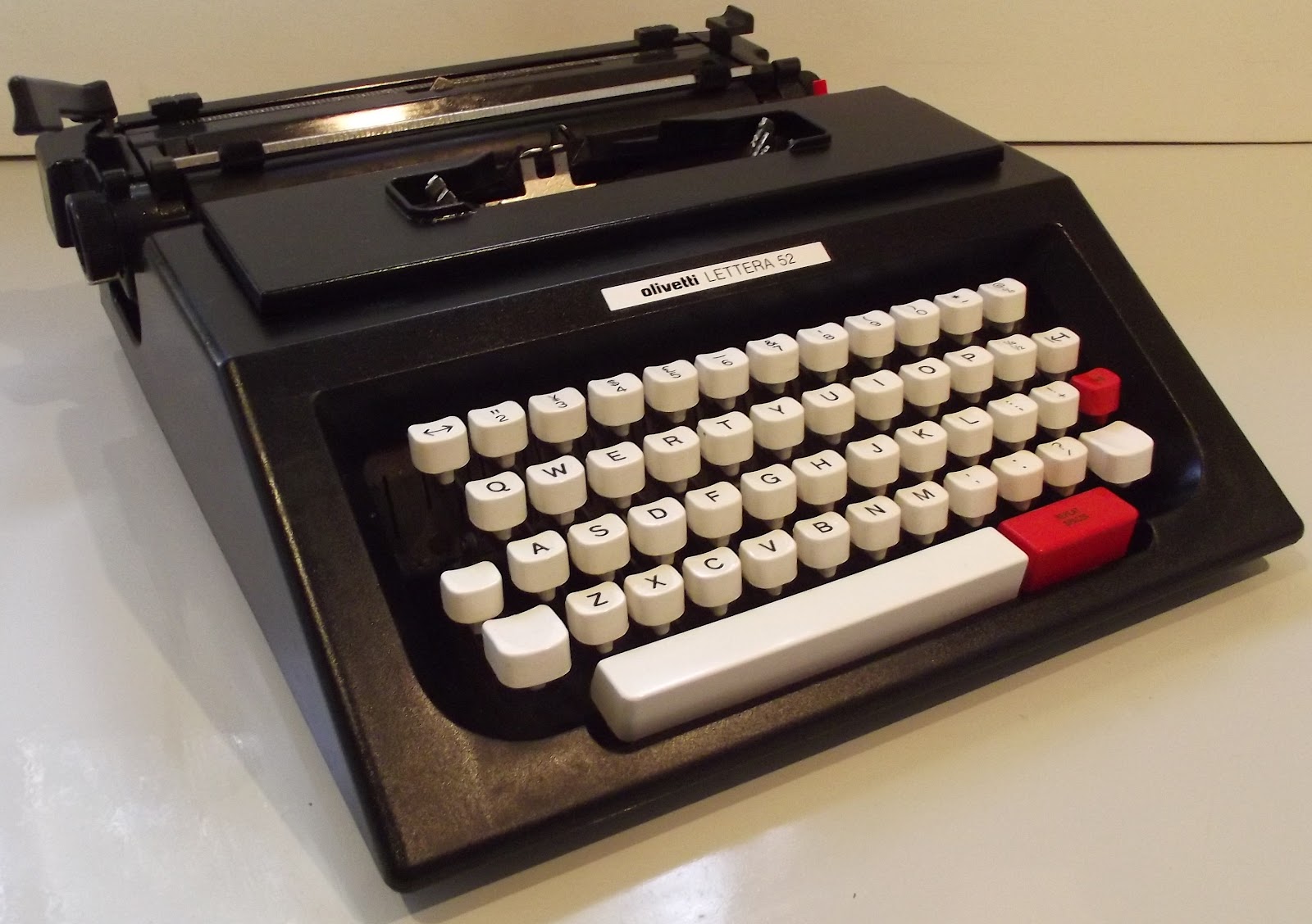 oz.Typewriter The Art of Sottsass and Bellini Top 10 Olivetti