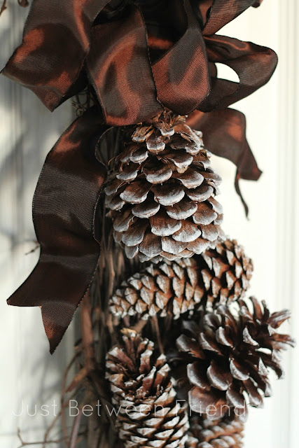 diy-pinecone-wreath pinecone-wreath-tutorial